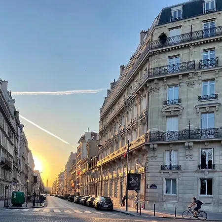 Modern 1br By Parc Monceau דירה *