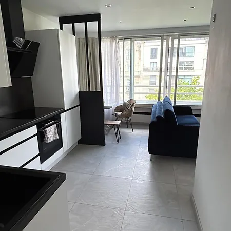 Modern 1br By Parc Monceau